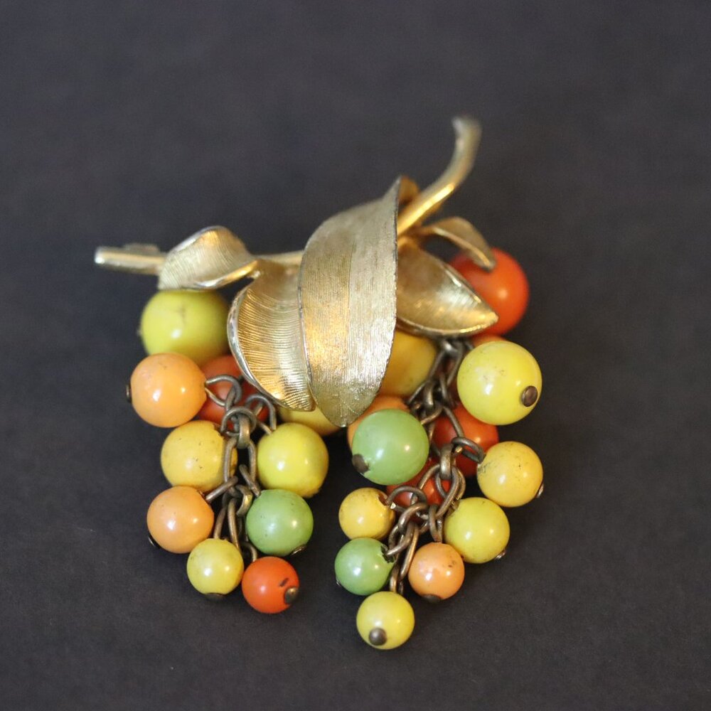 Vintage Unsigned Miriam Haskell Glass Bead Hanging Brooch Pin